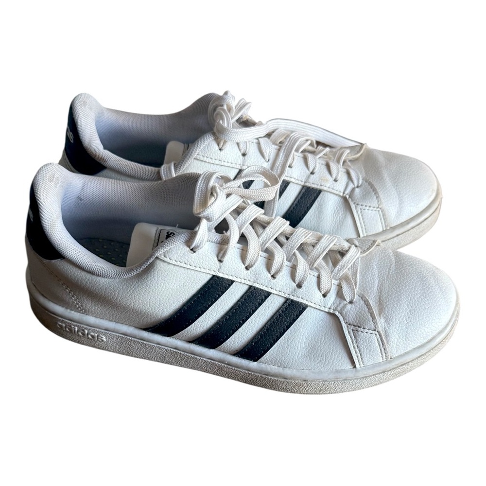 Women’s Adidas Grand Court tennis shoes sz 8